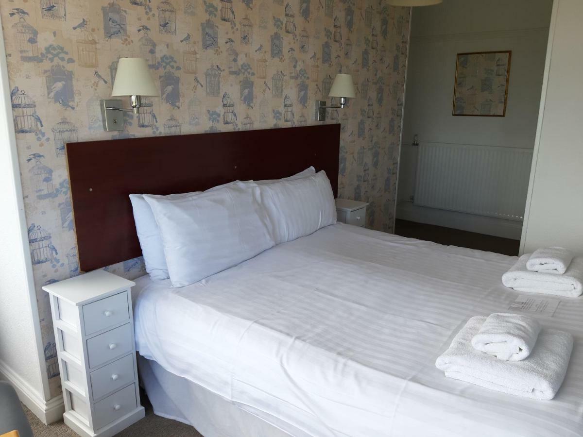 North Parade Seafront Hotel 3*